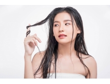 Không Nên Đi Ngủ Khi Tóc Ướt: Bí Quyết Chăm Sóc Tóc Từ Chuyên Gia Thẩm Mỹ