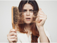 Tóc Gãy Rụng Quá Mức? Bao Nhiêu Là Bình Thường?