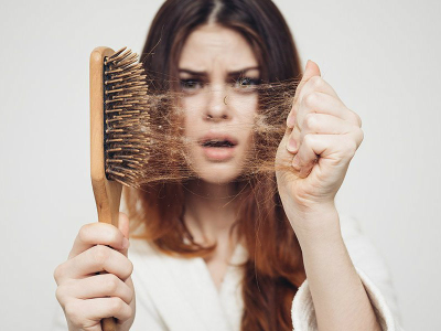 T&oacute;c G&atilde;y Rụng Qu&aacute; Mức? Bao Nhi&ecirc;u L&agrave; B&igrave;nh Thường?