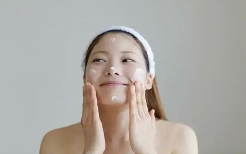 Làm trẻ hóa da mặt 