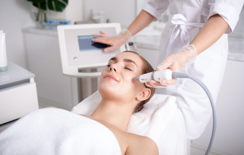 Trẻ hóa da mặt bằng Laser 